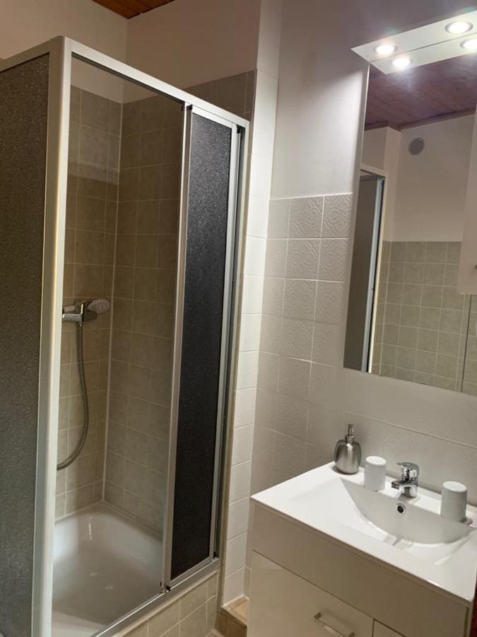 באכאראך Hotelzimmer Im Alten Reihenhaus Auf Der Stadtmauer מראה חיצוני תמונה